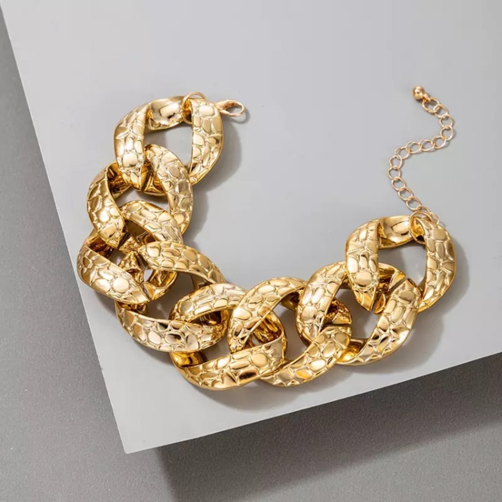 ⚜️[𝟯/$𝟯𝟴]⚜️Big Gold Snake Skin Bracelet NEW - Picture 2 of 9
